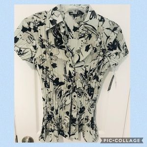 Short sleeve blouse NWT